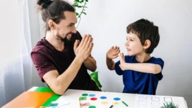 Аутизм в семье: как жить счастливыми